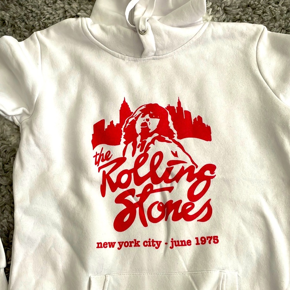 Cotton on rolling stone sweat